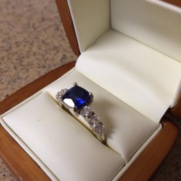 Meet your Posher, Bliss Jewelry - Picture 9 of 16